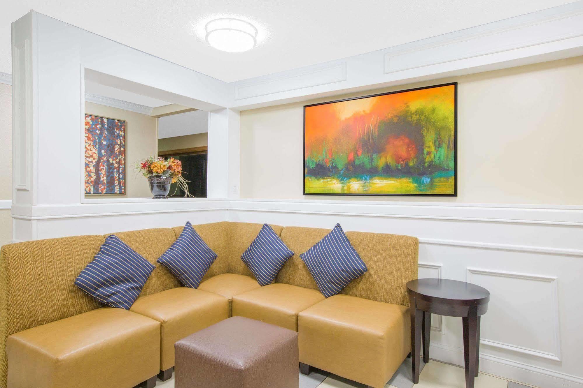 Baymont By Wyndham Ames Hotel Ngoại thất bức ảnh