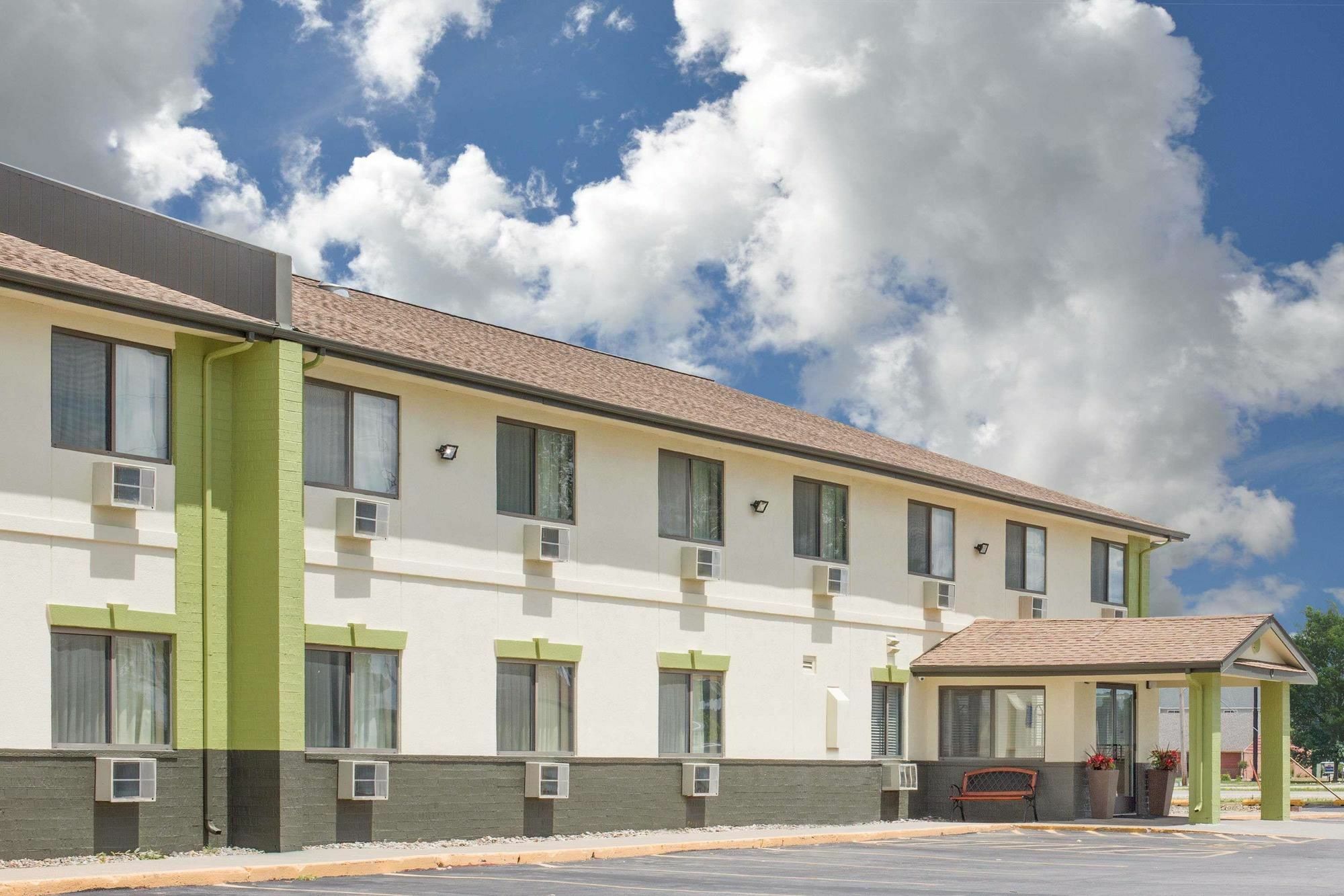 Baymont By Wyndham Ames Hotel Ngoại thất bức ảnh